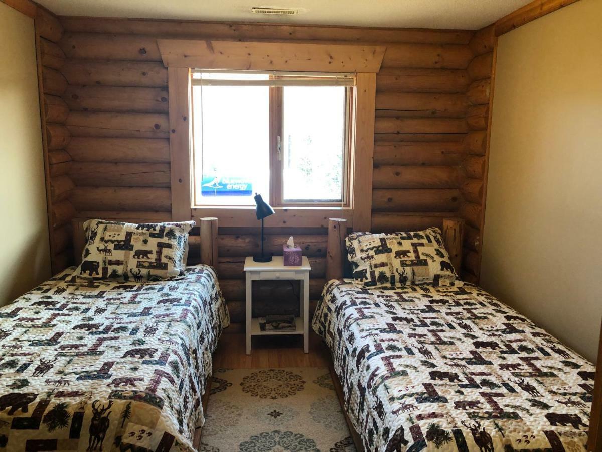 فورت نيلسون Folding Mountain B & B المظهر الخارجي الصورة